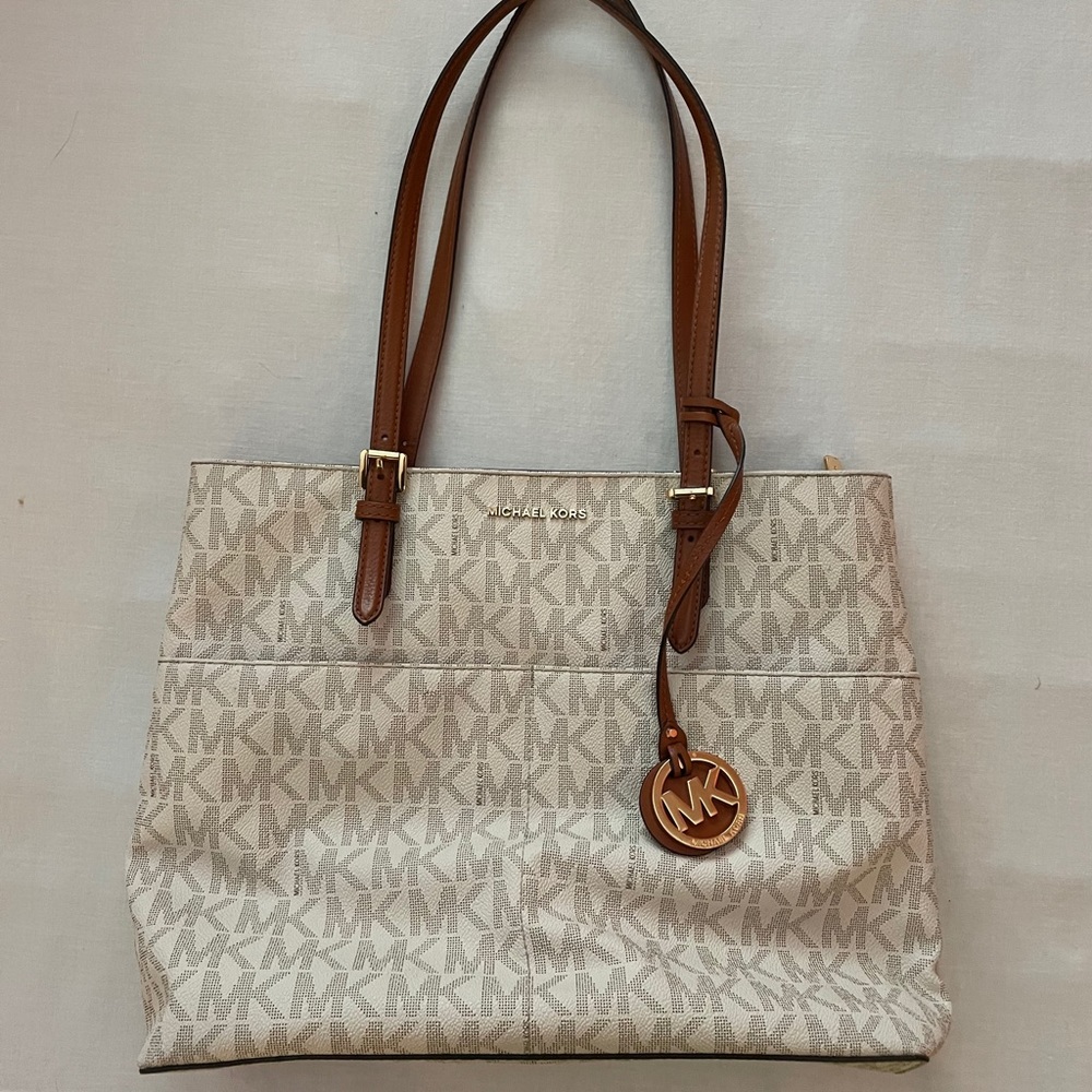 Micheal Kors Purse